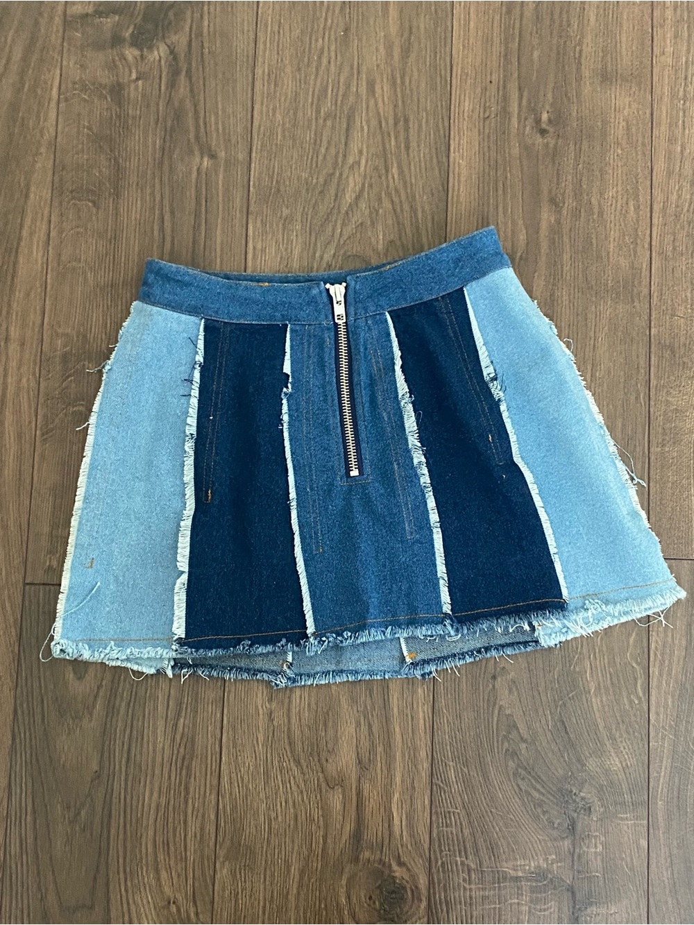 NWOT Hot & Delicious Blue Patchwork Denim Mini Skirt with Front Zip